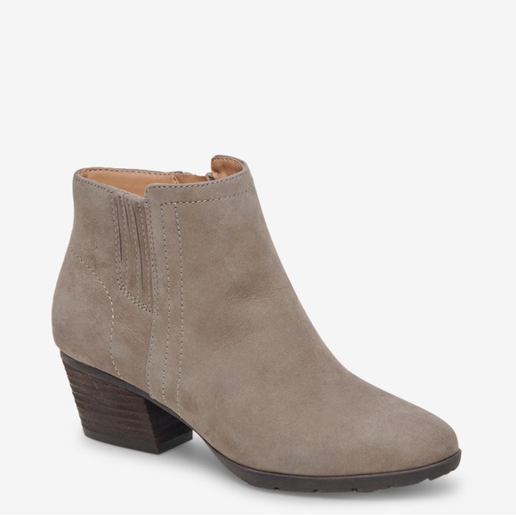 Blondo USA Valli Waterproof Bootie - Picture 1 of 7